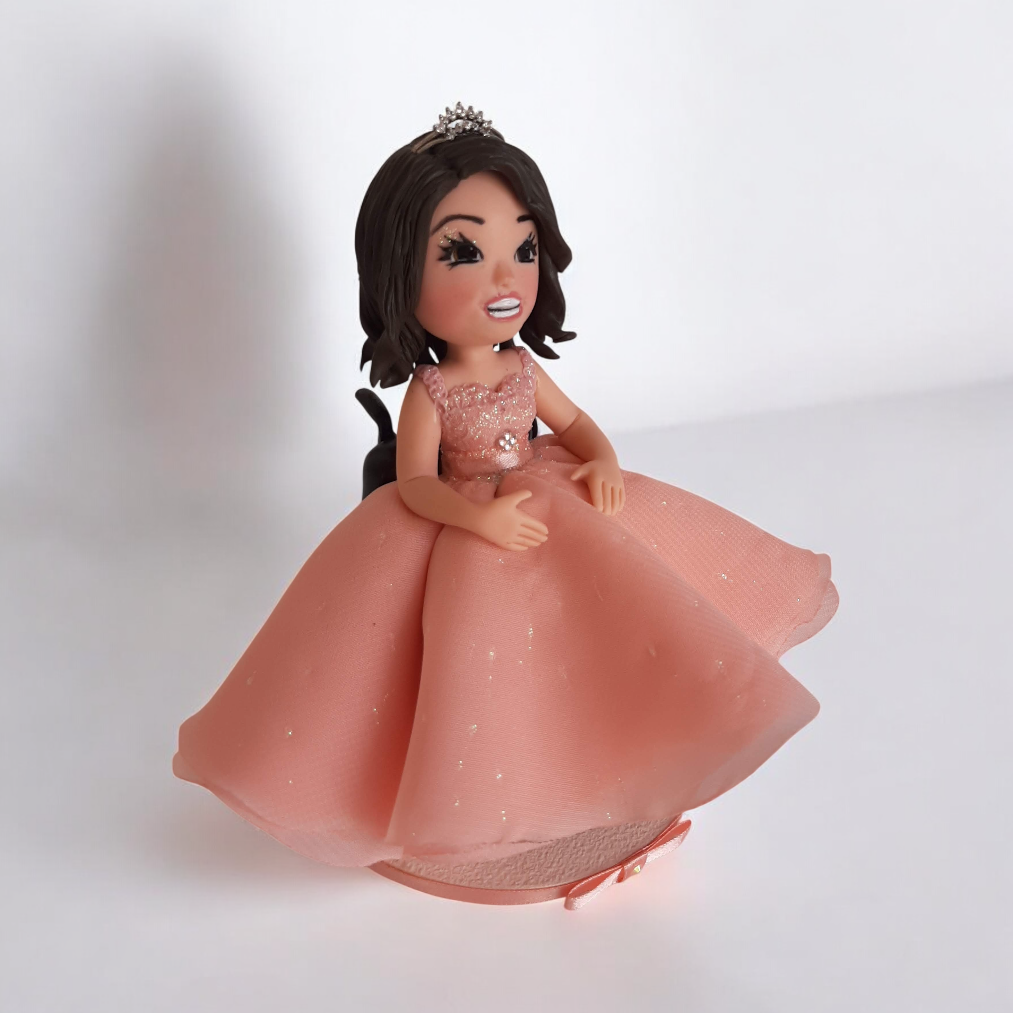 Biscuit debutante com vestido rosé